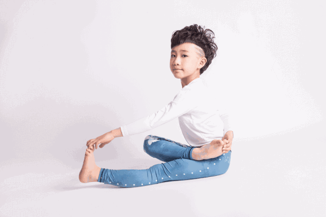 Ông thầy Yoga nhí, mới 7 tuổi đã nhận được thu nhập khủng đến hàng trăm triệu đồng - Ảnh 10.