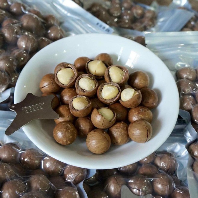 Loại hạt đắt đỏ được mệnh danh là hoàng hậu quả khô xuất hiện trong Tết mấy năm nay có gì đặc biệt? - Ảnh 11. Loại hạt đắt đỏ được mệnh danh là hoàng hậu quả khô xuất hiện trong Tết mấy năm nay có gì đặc biệt? - Ảnh 11.
