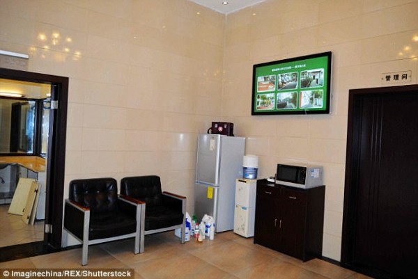 Trung Quốc: Nhà vệ sinh công cộng mà cứ ngỡ khách sạn 5 sao - Ảnh 4.