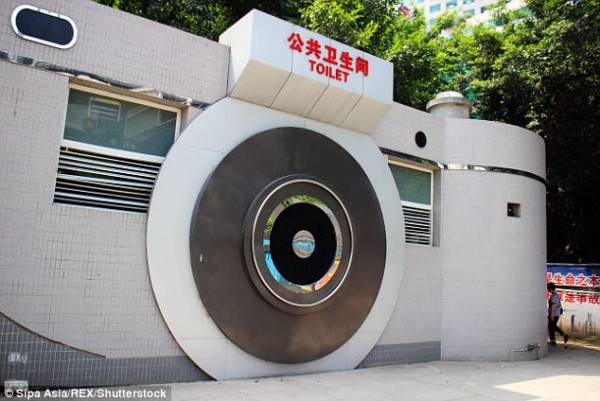 Trung Quốc: Nhà vệ sinh công cộng mà cứ ngỡ khách sạn 5 sao - Ảnh 8.