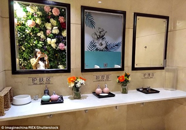 Trung Quốc: Nhà vệ sinh công cộng mà cứ ngỡ khách sạn 5 sao - Ảnh 10.