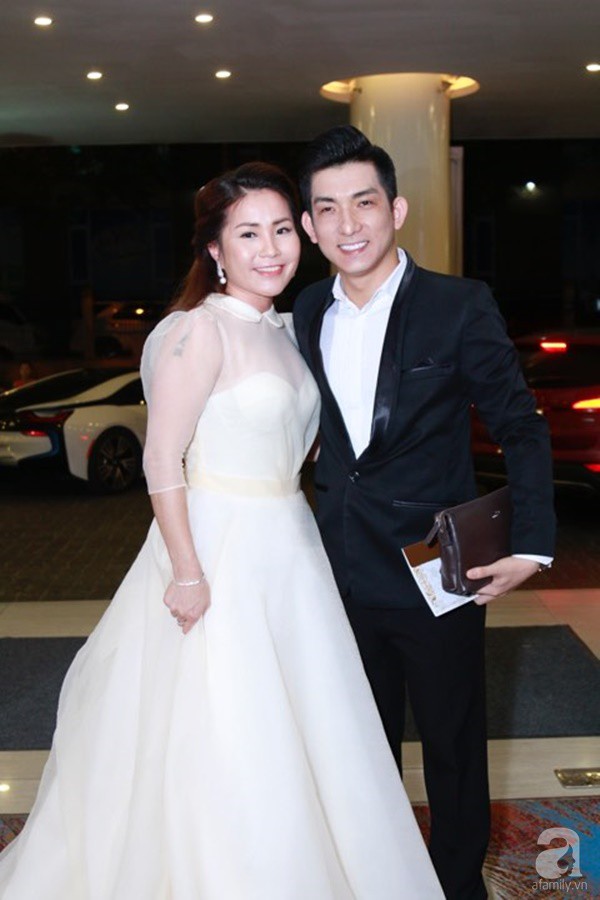 Lê Giang diện váy đỏ rực rỡ, xuất hiện vui vẻ tại đám cưới Lâm Khánh Chi sau ồn ào với chồng cũ Duy Phương - Ảnh 7.