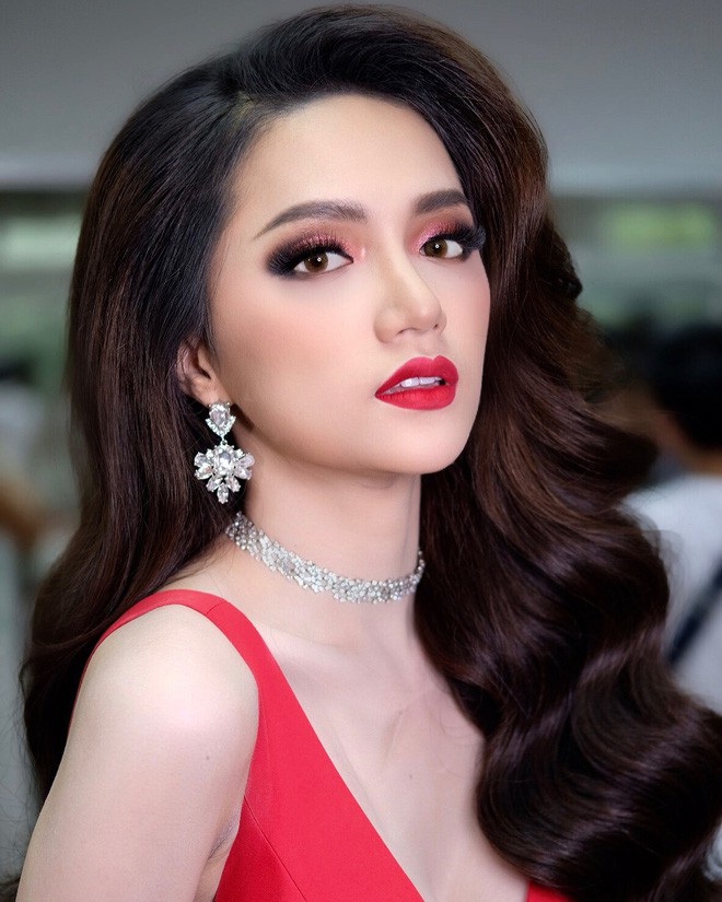 Chỉ dùng son đỏ và son cam mà Hương Giang vẫn cứ tỏa sáng ngời ngời tại Hoa hậu Chuyển giới Quốc tế 2018 - Ảnh 1.