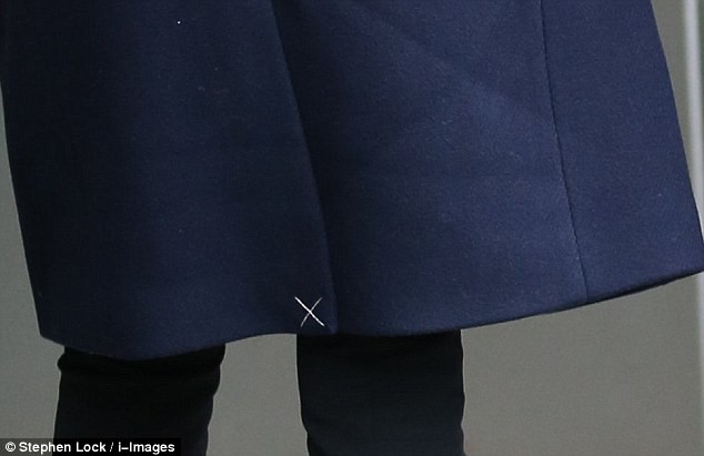 Mặc đẹp là thế nhưng hôn thê của Hoàng tử Harry lại quên một chi tiết rất nhỏ khiến tổng thể bộ đồ kém hoàn hảo - Ảnh 6.