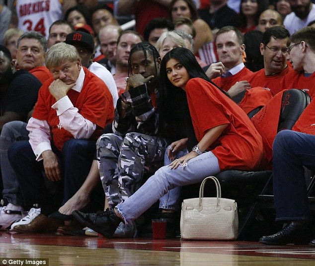 Kylie Jenner có con với bạn trai cũ gốc Việt nhưng lại bắt người yêu hiện tại đổ vỏ? - Ảnh 3.