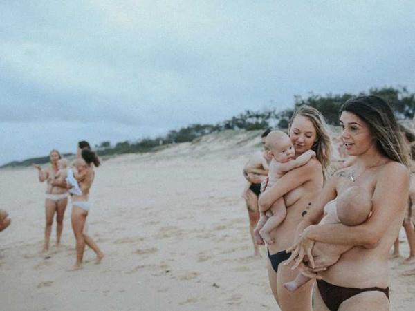 Cộng đồng mạng nức lòng với những bà mẹ ngực trần cho con bú nơi bãi biển tuyệt đẹp - Ảnh 7.
