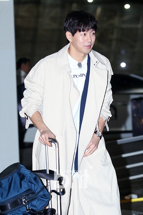 Ngộ Không Lee Seung Gi, Yook Sung Jae và dàn nghệ sĩ siêu hot đã ra sân bay Hàn, chuẩn bị đổ bộ Việt Nam vào tối nay - Ảnh 15.