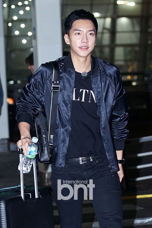 Ngộ Không Lee Seung Gi, Yook Sung Jae và dàn nghệ sĩ siêu hot đã ra sân bay Hàn, chuẩn bị đổ bộ Việt Nam vào tối nay - Ảnh 6.
