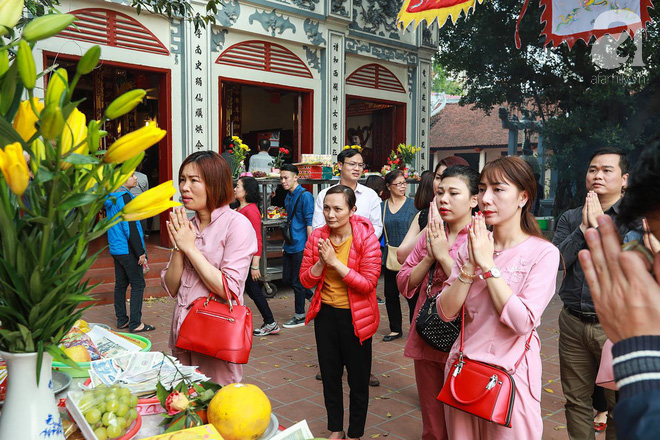 Hội chị em tranh thủ sáng sớm, giờ nghỉ trưa đi lễ chùa cầu an ngày rằm tháng Giêng - Ảnh 18.