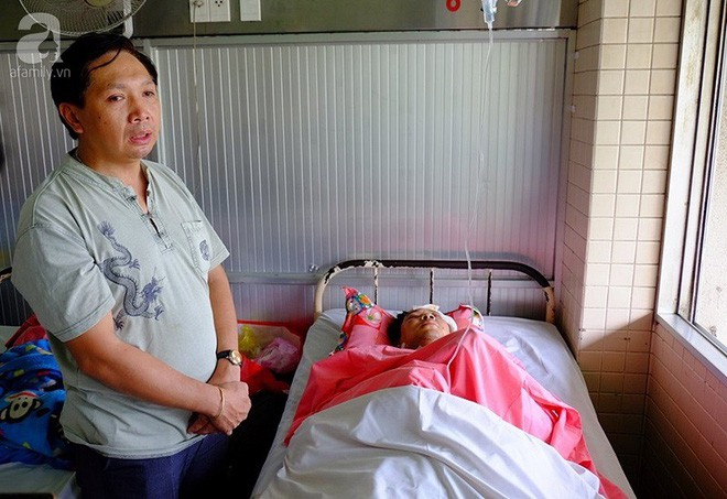 Đi làm thêm, một giáo viên ở Lâm Đồng bị côn đồ chém nứt sọ, đứt bàn tay - Ảnh 4.