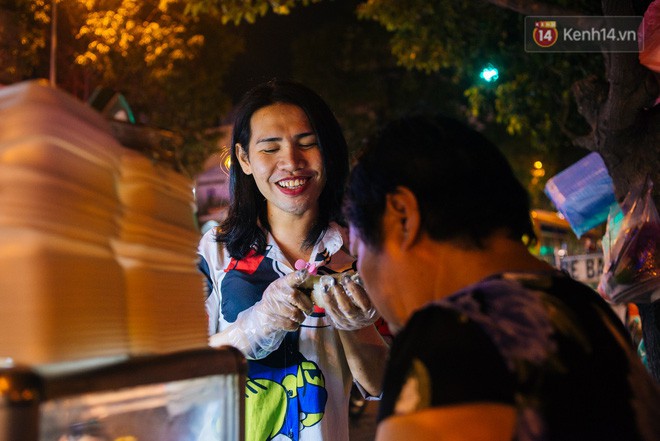 Chị Hai, chị Ba bán xôi Sài Gòn: Hai anh em trốn chạy để được làm con gái và trở về bên vòng tay bao dung của gia đình - Ảnh 20.