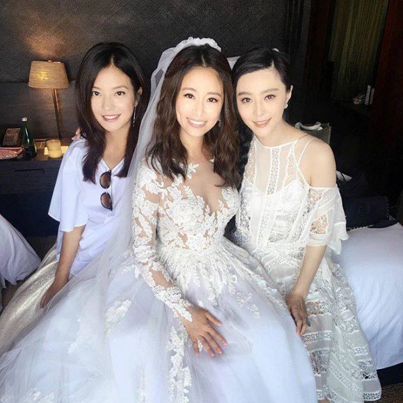 Sau 2 năm kết hôn, Lâm Tâm Như tiết lộ nguyên nhân khiến cô chọn váy cưới kém sang - Ảnh 2.