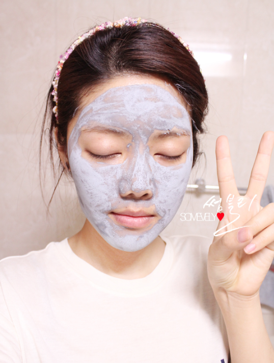 Sau phương pháp rửa mặt 2 lần, các quý cô Hàn Quốc còn dùng thêm 2 lần mặt nạ để có được làn da căng sạch và láng mịn - Ảnh 7.
