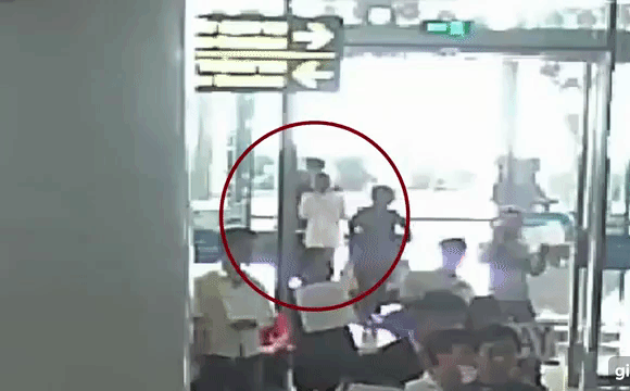  Video Đoàn Thị Hương tập dượt tại sân bay Nội Bài: Bước ngoặt mới trong vụ án Kim Chol? - Ảnh 1.