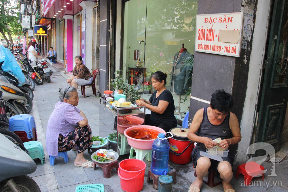 Nộm sứa đỏ chấm mắm t&ocirc;m - thức qu&agrave; đ&atilde; thử l&agrave; dễ ghiền, rất hợp tiết giao m&ugrave;a H&agrave; Nội - Ảnh 8.