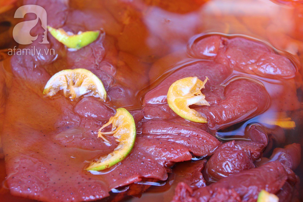 Nộm sứa đỏ chấm mắm t&ocirc;m - thức qu&agrave; đ&atilde; thử l&agrave; dễ ghiền, rất hợp tiết giao m&ugrave;a H&agrave; Nội - Ảnh 9.