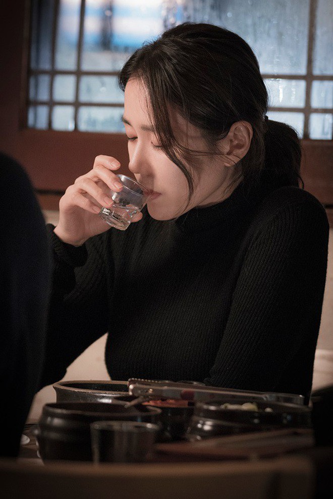 Son Ye Jin tuổi 36: Đẹp trường tồn từ thời Hương Mùa Hè, đến các nữ thần thế hệ mới cũng bị hất cẳng - Ảnh 3. Son Ye Jin tuổi 36: Đẹp trường tồn từ thời Hương Mùa Hè, đến các nữ thần thế hệ mới cũng bị hất cẳng - Ảnh 3.