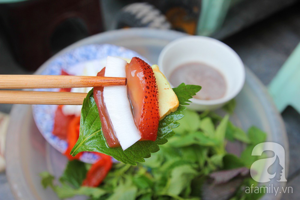 Nộm sứa đỏ chấm mắm t&ocirc;m - thức qu&agrave; đ&atilde; thử l&agrave; dễ ghiền, rất hợp tiết giao m&ugrave;a H&agrave; Nội - Ảnh 11.