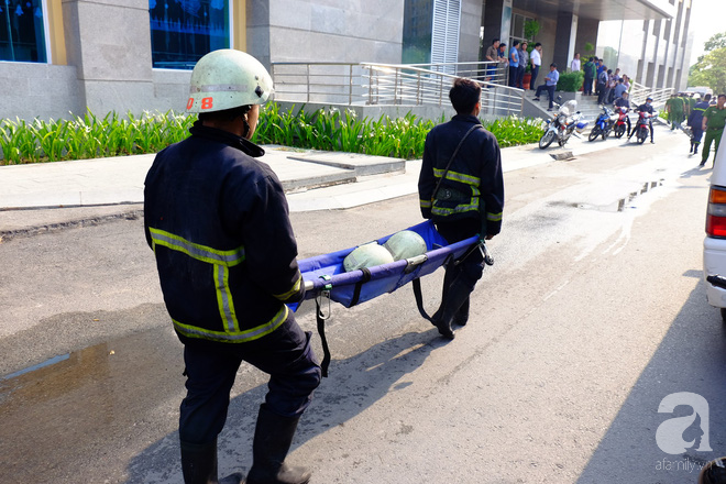 Vụ hỏa hoạn kinh hoàng tại chung cư Carina Plaza ở Sài Gòn: Nhiều nạn nhân thương vong do nhảy lầu, bỏng hô hấp đến 100% - Ảnh 2.