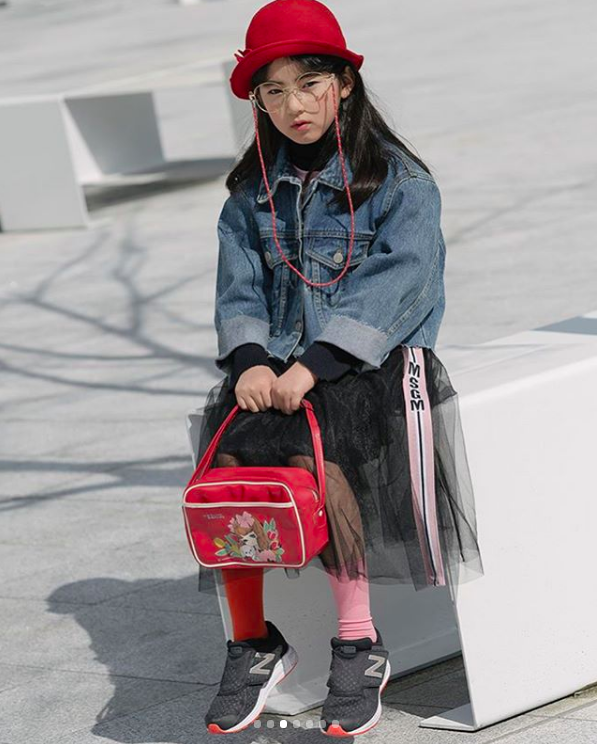 Đến hẹn lại lên, loạt nhóc tì khuấy đảo Tuần lễ Thời Trang Seoul 2018 với loạt street style cực chất cùng thần thái pose ảnh còn hơn cả người lớn - Ảnh 22.