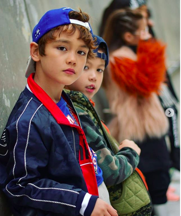 Đến hẹn lại lên, loạt nhóc tì khuấy đảo Tuần lễ Thời Trang Seoul 2018 với loạt street style cực chất cùng thần thái pose ảnh còn hơn cả người lớn - Ảnh 7.