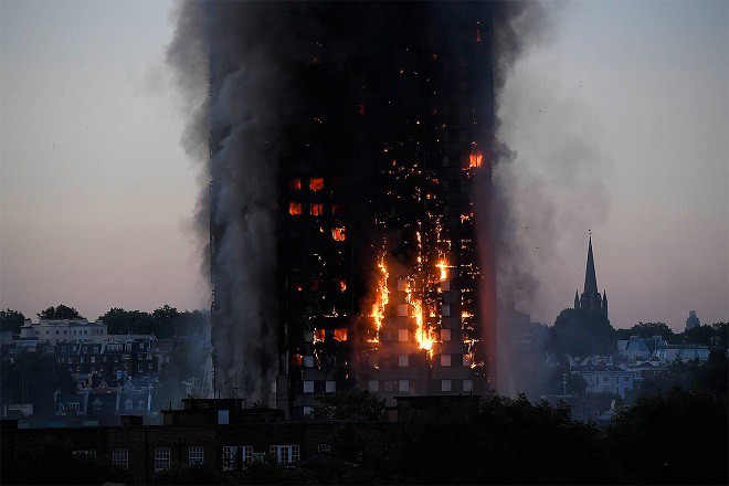 Cháy chung cư cao tầng: Những kĩ năng thoát hiểm không thể không biết - Ảnh 1.