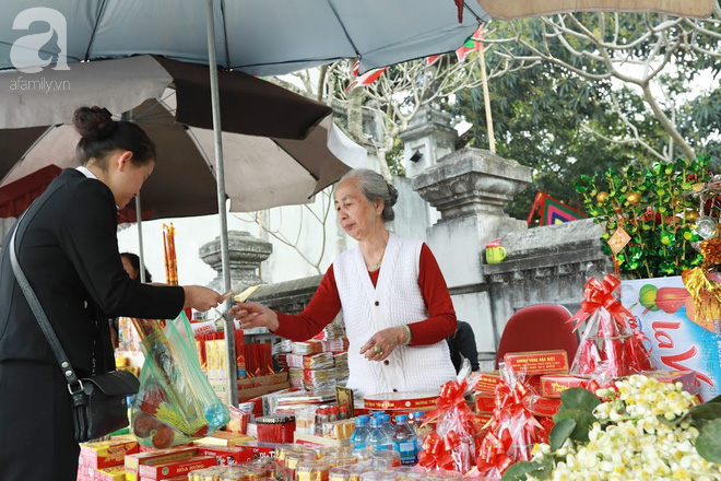 Người phụ nữ bán hoa gói đĩa cuối cùng đất Hà thành, trải qua 70 mùa hoa vẫn say mê - Ảnh 6.