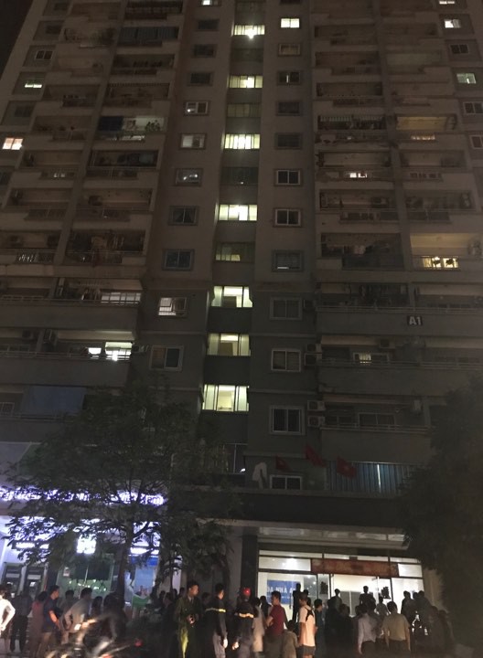 Hà Nội: Nửa đêm nghe tiếng hô cháy, nhiều cư dân hốt hoảng bỏ chạy từ tầng 18 - Ảnh 6.