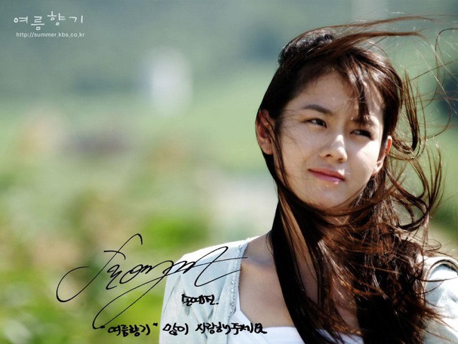 Son Ye Jin sau gần 20 năm: Khi tắc kè hoa trở lại làm ngọc nữ ngọt ngào - Ảnh 4. Son Ye Jin sau gần 20 năm: Khi tắc kè hoa trở lại làm ngọc nữ ngọt ngào - Ảnh 4.