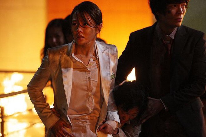 Son Ye Jin sau gần 20 năm: Khi tắc kè hoa trở lại làm ngọc nữ ngọt ngào - Ảnh 7. Son Ye Jin sau gần 20 năm: Khi tắc kè hoa trở lại làm ngọc nữ ngọt ngào - Ảnh 7.