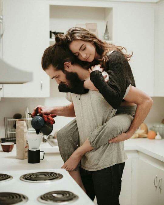 Yêu người đàn ông từng ly hôn - Cuộc tình đầy thử thách không phải cô nàng trẻ tuổi nào cũng đủ dũng cảm đương đầu - Ảnh 1. Yêu người đàn ông từng ly hôn - Cuộc tình đầy thử thách không phải cô nàng trẻ tuổi nào cũng đủ dũng cảm đương đầu - Ảnh 1.