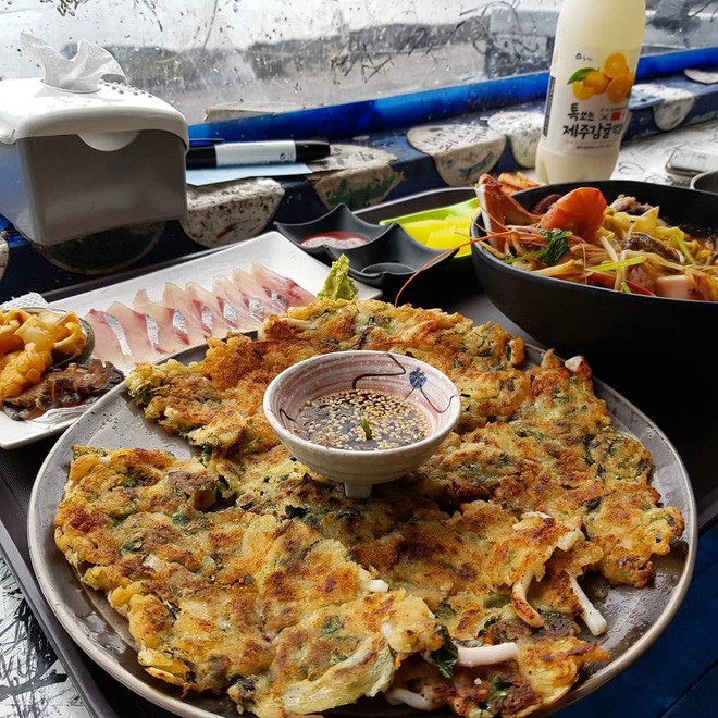 Đã ghé thăm đảo Jeju mà không thưởng thức ramen tại 9 quán mì cực nổi tiếng này thì quả là có lỗi với ẩm thực nơi đây - Ảnh 3.