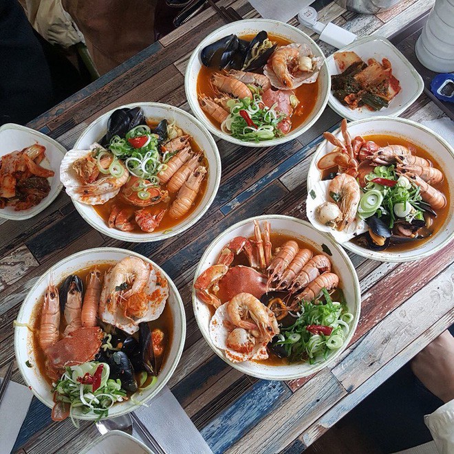 Đã ghé thăm đảo Jeju mà không thưởng thức ramen tại 9 quán mì cực nổi tiếng này thì quả là có lỗi với ẩm thực nơi đây - Ảnh 24.