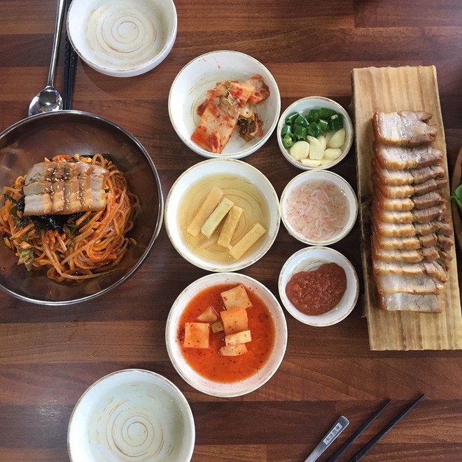 Đã ghé thăm đảo Jeju mà không thưởng thức ramen tại 9 quán mì cực nổi tiếng này thì quả là có lỗi với ẩm thực nơi đây - Ảnh 25.