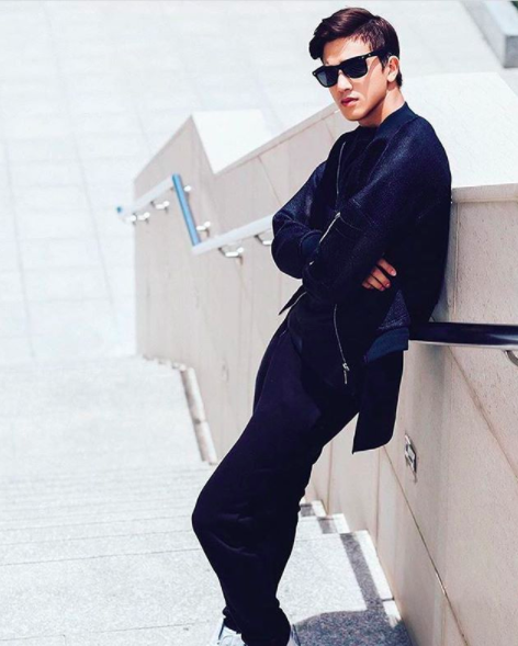Không chỉ điển trai, hotboy của Tháng năm rực rỡ còn sở hữu body cực phẩm! - Ảnh 4. Không chỉ điển trai, hotboy của Tháng năm rực rỡ còn sở hữu body cực phẩm! - Ảnh 4.