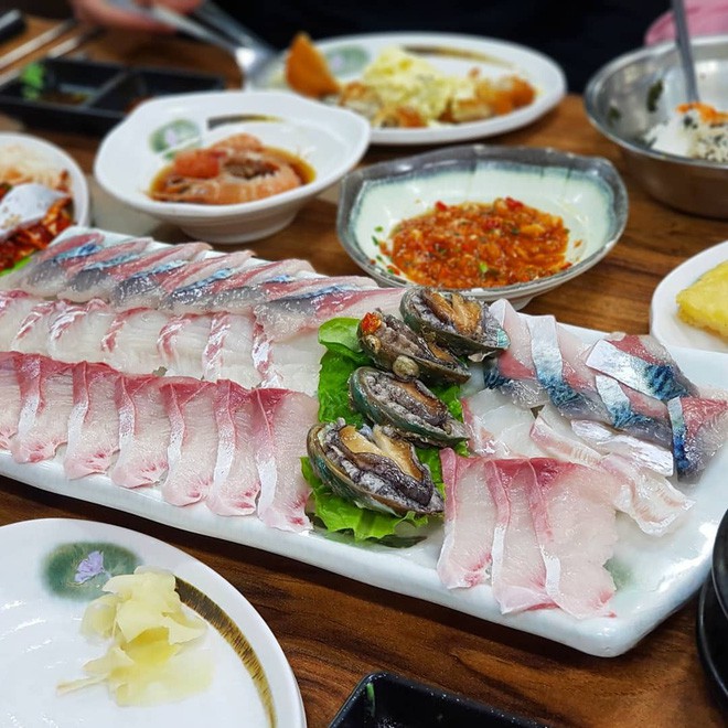 Đã ghé thăm đảo Jeju mà không thưởng thức ramen tại 9 quán mì cực nổi tiếng này thì quả là có lỗi với ẩm thực nơi đây - Ảnh 10.