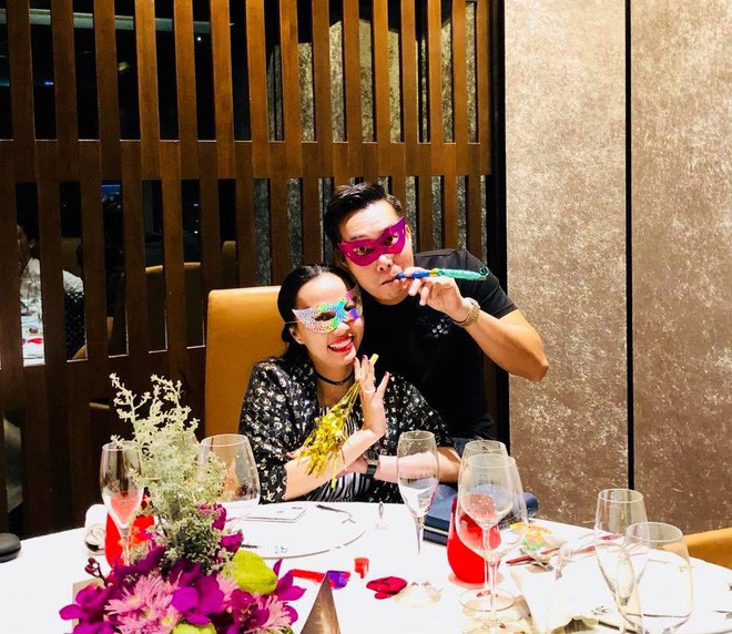 Thần thái sang chảnh và cuộc sống sung túc của BTV Hoa Thanh Tùng - Ảnh 18. Thần thái sang chảnh và cuộc sống sung túc của BTV Hoa Thanh Tùng - Ảnh 18.