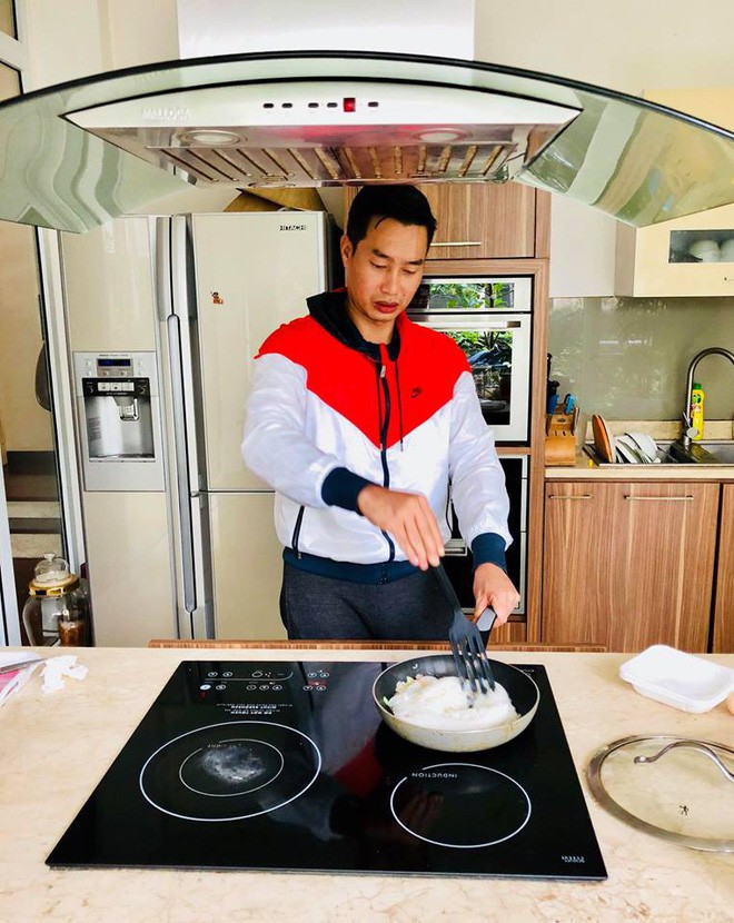 Thần thái sang chảnh và cuộc sống sung túc của BTV Hoa Thanh Tùng - Ảnh 6. Thần thái sang chảnh và cuộc sống sung túc của BTV Hoa Thanh Tùng - Ảnh 6.