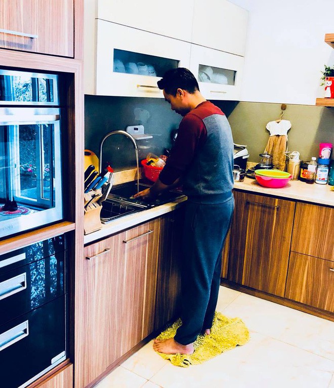 Thần thái sang chảnh và cuộc sống sung túc của BTV Hoa Thanh Tùng - Ảnh 7. Thần thái sang chảnh và cuộc sống sung túc của BTV Hoa Thanh Tùng - Ảnh 7.