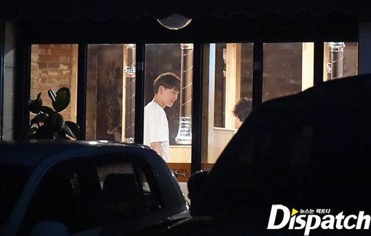 Dispatch tung ảnh độc quyền Park Shin Hye diện đồ đôi, hẹn hò cùng đàn em kém tuổi - Ảnh 5.