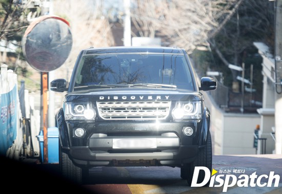 Dispatch tung ảnh độc quyền Park Shin Hye diện đồ đôi, hẹn hò cùng đàn em kém tuổi - Ảnh 9.