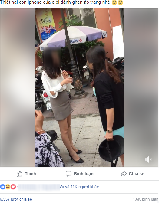 Hà Nội: Cô gái bị đập IPhone, đánh ghen giữa phố vì cặp kè với người đã có gia đình - Ảnh 4.