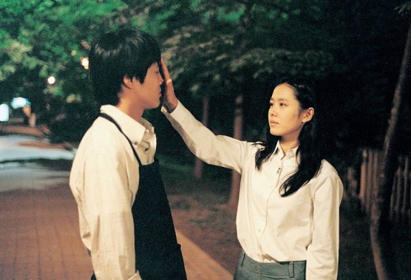 Son Ye Jin và 10 tác phẩm làm nên danh hiệu ‘Nữ hoàng phim lãng mạn’ (phần 1) - Ảnh 4.