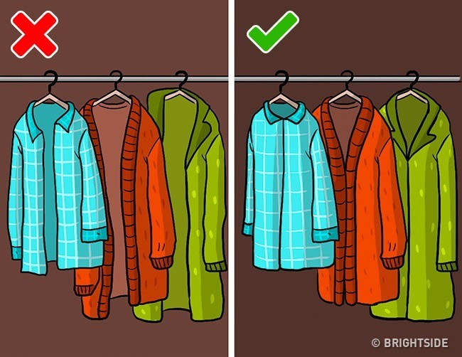 Nếu không muốn tủ quần áo lúc nào cũng lộn xộn, chị em hãy bỏ ngay những thói quen sắp xếp tưởng đúng mà sai bét này - Ảnh 1.
