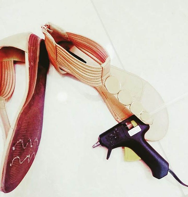No need to go to the store, just with these 15 tips, your shoes will always be fresh and shiny like new - Photo 1.