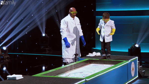 Little Big Shots: Cậu bé với phát minh khiến ai nấy đều há hốc mồm kinh ngạc - Ảnh 5. Little Big Shots: Cậu bé với phát minh khiến ai nấy đều há hốc mồm kinh ngạc - Ảnh 5.