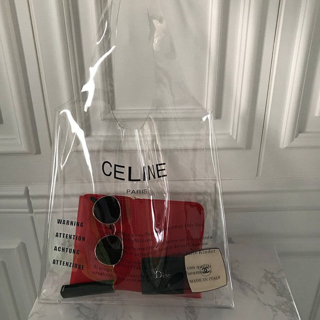 Trông hệt như túi nilon đi chợ nhưng túi nhựa trong có giá hơn 20 triệu của Celine đang được các tín đồ thời trang thích điên cuồng - Ảnh 4.