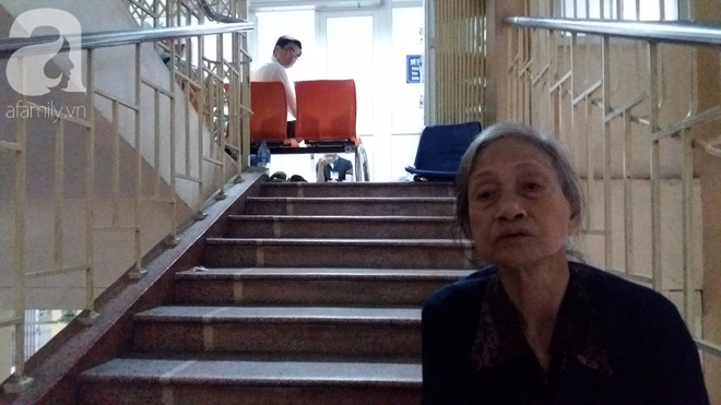 Mẹ của nạn nhân bị xe bán tải kéo lê: Nhà có một mẹ một con, khi đi Đạt không mang theo điện thoại và giấy tờ nên tôi cứ chờ cả đêm - Ảnh 7. Mẹ của nạn nhân bị xe bán tải kéo lê: Nhà có một mẹ một con, khi đi Đạt không mang theo điện thoại và giấy tờ nên tôi cứ chờ cả đêm - Ảnh 7.