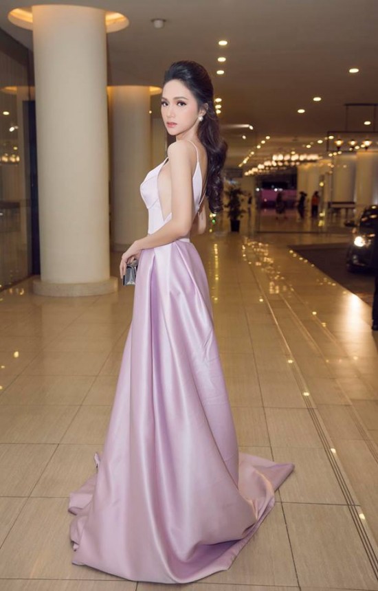 Bắt chước phong cách công chúa của Hương Giang, á hậu Thùy Dung vẫn dưới cơ đàn chị dù diện trang sức 200 triệu - Ảnh 6.
