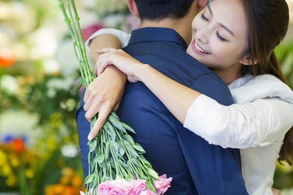 Sau khi xem định vị của anh, em mới bi&ecirc;́t anh chẳng phải đi c&ocirc;ng t&aacute;c đ&acirc;u xa hết - Ảnh 1.